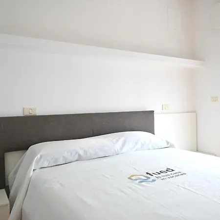 Apartamento N324 - Numana, Luminoso Bilocale Con Piscina Privata E Giardino