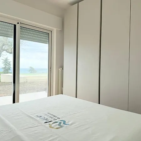 N324 - Numana, Luminoso Bilocale Con Piscina Privata E Giardino